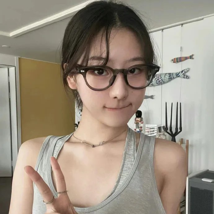 艳谍飘香